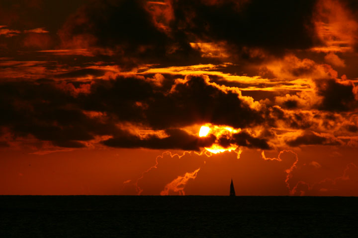 red sunset polynesia